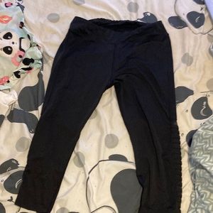 Capri leggings with half mesh leg